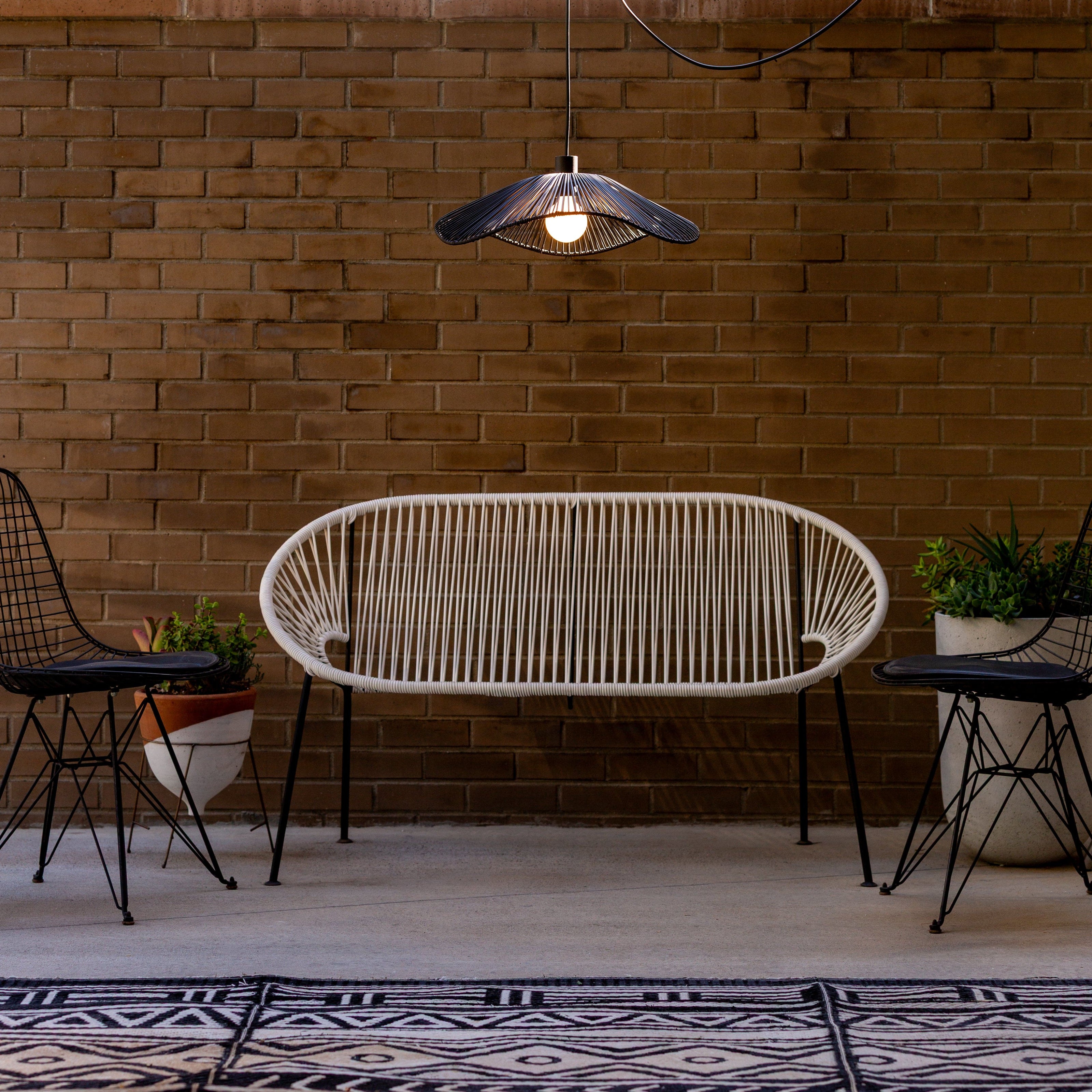 AiO Outdoor Pendant with Lasso Shade