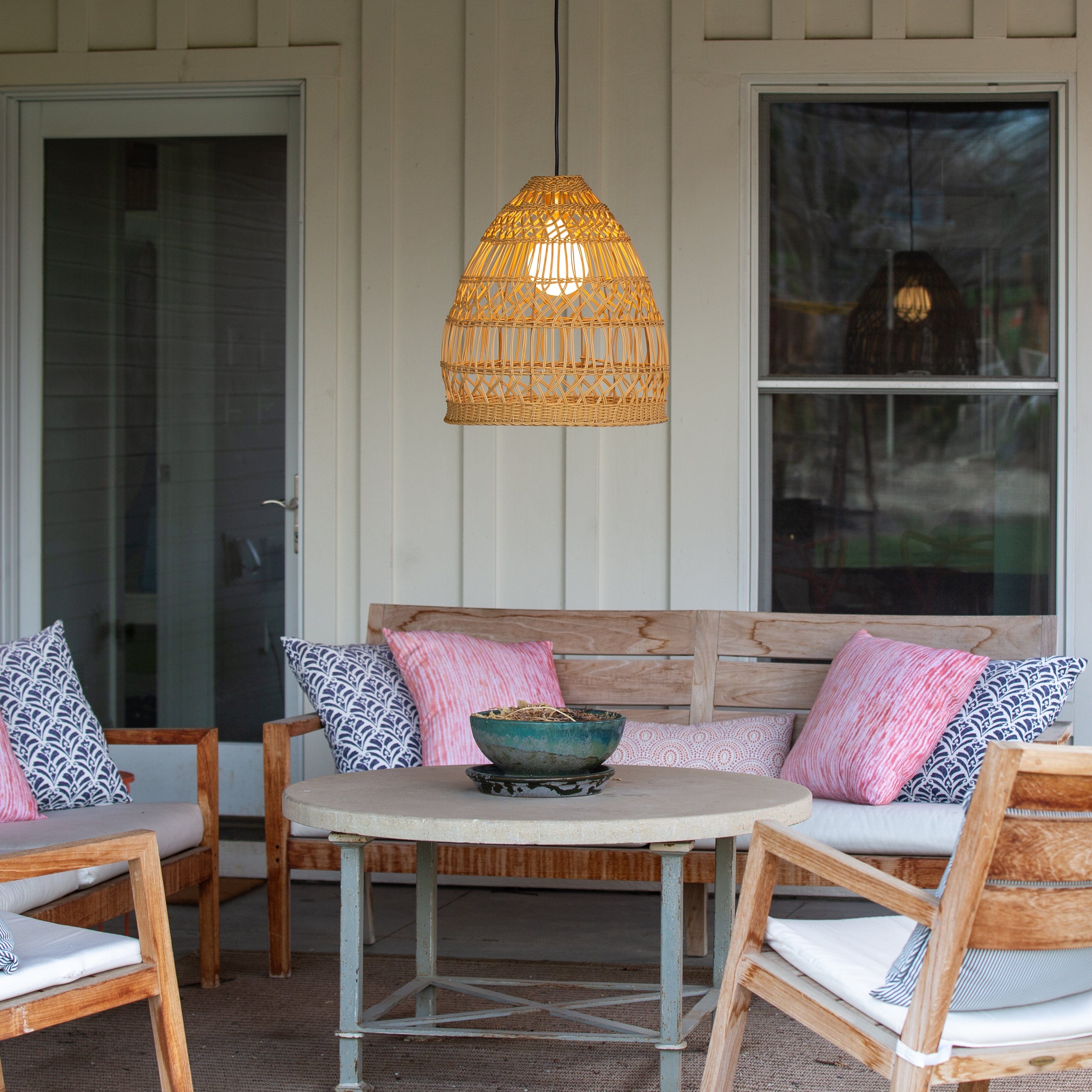 AiO Outdoor Pendant with Market Basket Shade